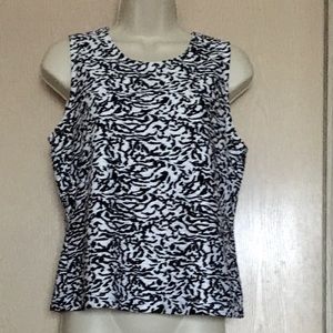 ❌DONATED❌EUC Laura Ashley Petite sleeveless print/textured